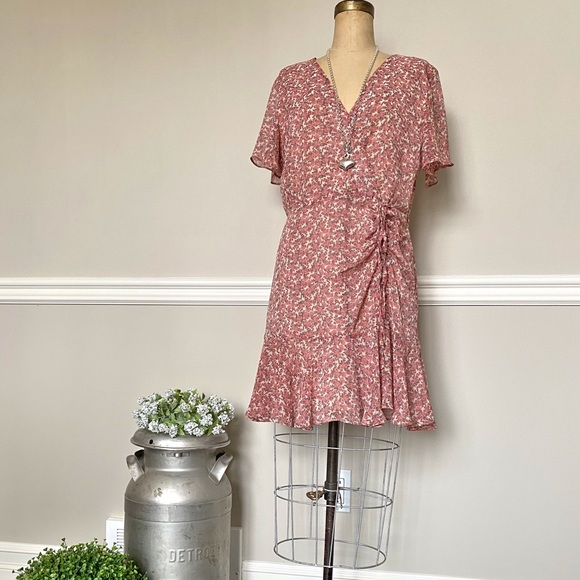 BB DAKOTA Call Me Daisy chiffon wrap dress - Picture 2 of 13